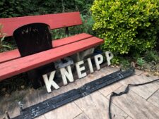 Abriss der brandgeschädigten Hütte im Kneipp-Garten (Foto: Dieter Dippel)