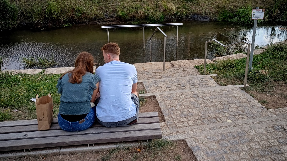 Wassertret-Gelegenheit in der Altmühl bei Gunzenhausen (Foto: Ralph Stenzel)