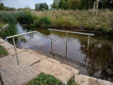 Wassertret-Gelegenheit in der Altmühl bei Gunzenhausen (Foto: Ralph Stenzel)